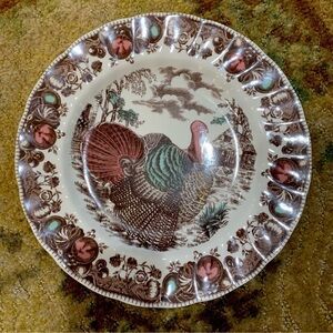 Johnson Brothers His Majesty dinner accent plate